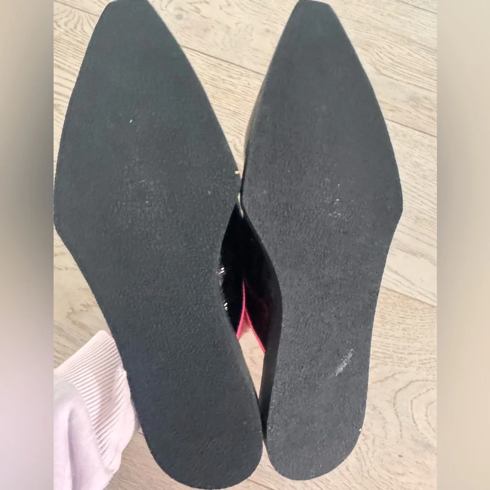 Ja'vensi patent leather woman's slides - made in Lithuania Size 36